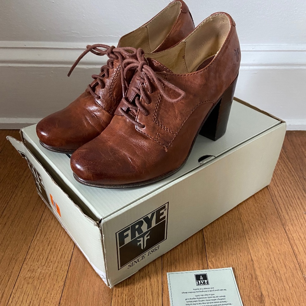 FRYE CARSON HEEL OXFORD, COGNAC LEATHER, 8